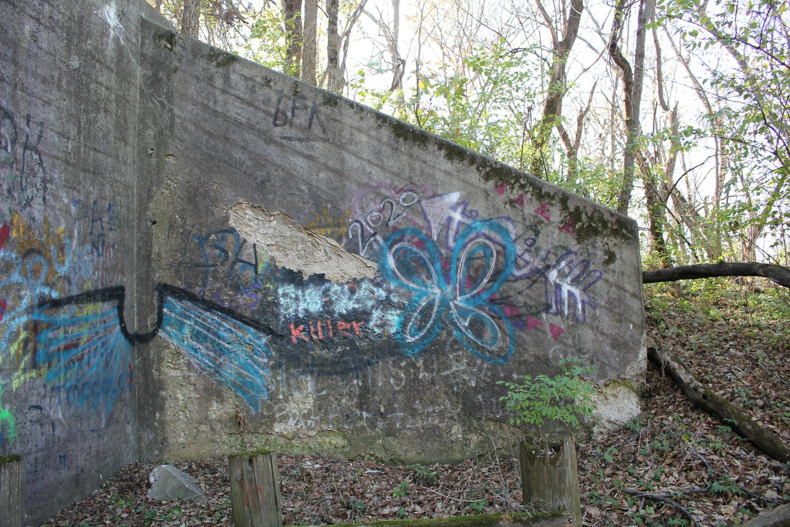 Northwest wing wall